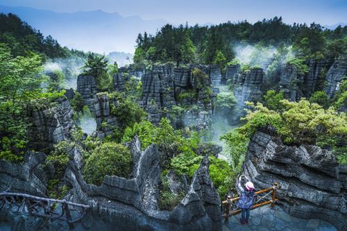 断崖絶壁、深い谷、そびえ立つ奇峰群、雄大な景色が広がる恩施大峡谷(2回目)(李さん特別編)