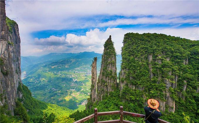 断崖絶壁、深い谷、そびえ立つ奇峰群、雄大な景色が広がる恩施大峡谷(2回目)(李さん特別編)