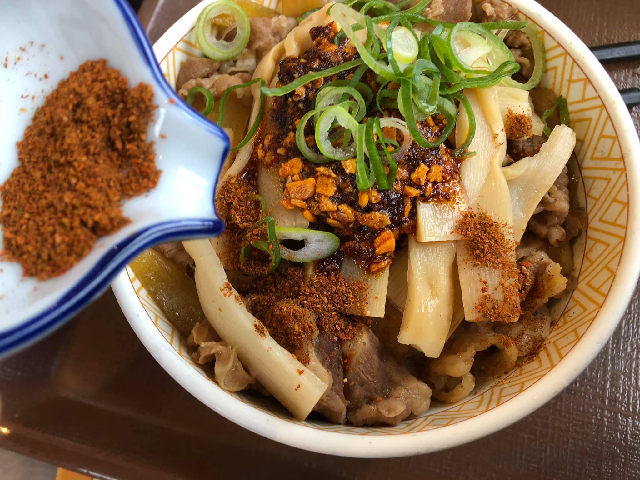 マーシーの美味しい本格中華料理店を探せ!(その90.すき家の"横濱中華飯店シリーズ"の「本格中華の豚角煮丼」と「食べラー・メンマ牛丼」)