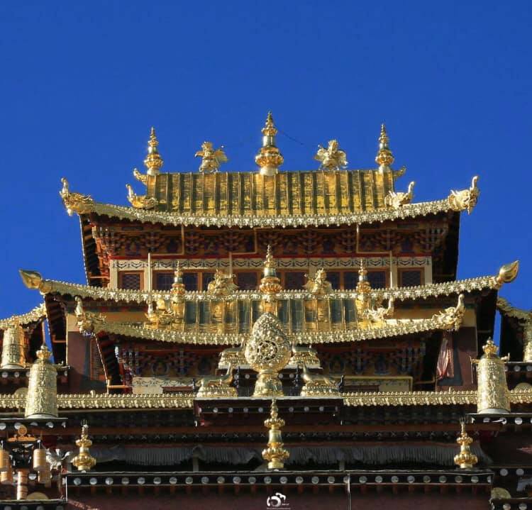 渓谷や標高6,000メートル級の氷山があり、チベット族の宗教の神秘的な雰囲気が漂う香格里拉(シャングリラ)(何さん特別編)