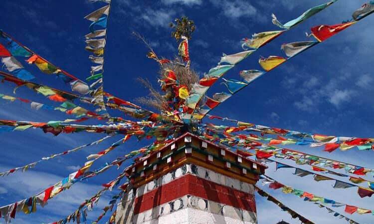 渓谷や標高6,000メートル級の氷山があり、チベット族の宗教の神秘的な雰囲気が漂う香格里拉(シャングリラ)(何さん特別編)