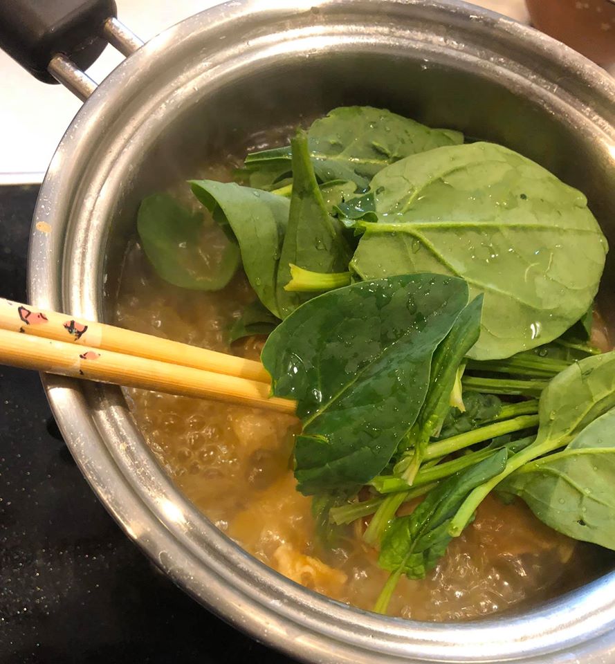 タニシ汁ビーフンのレトルトのラーメンを食べてみました。