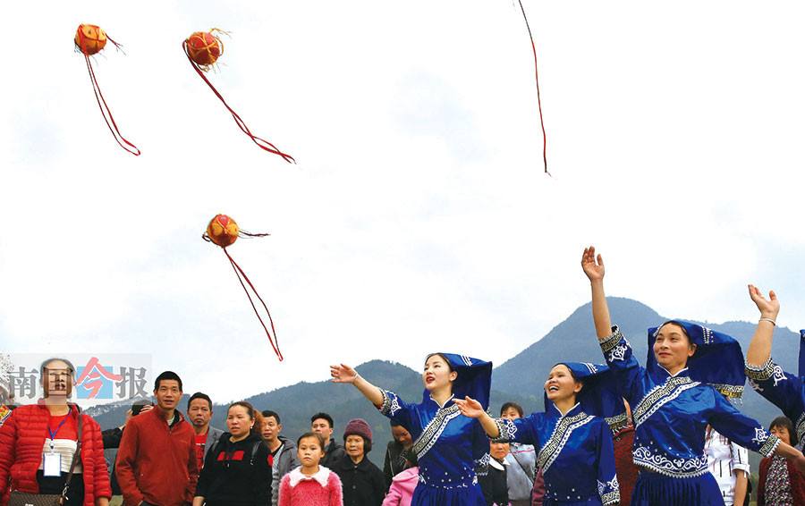 歌好きで住んでいる村は「歌の海」と称えられている壮族(チワン族)(李さん特別編)