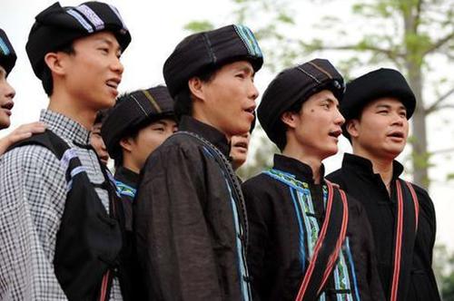 歌好きで住んでいる村は「歌の海」と称えられている壮族(チワン族)(李さん特別編)