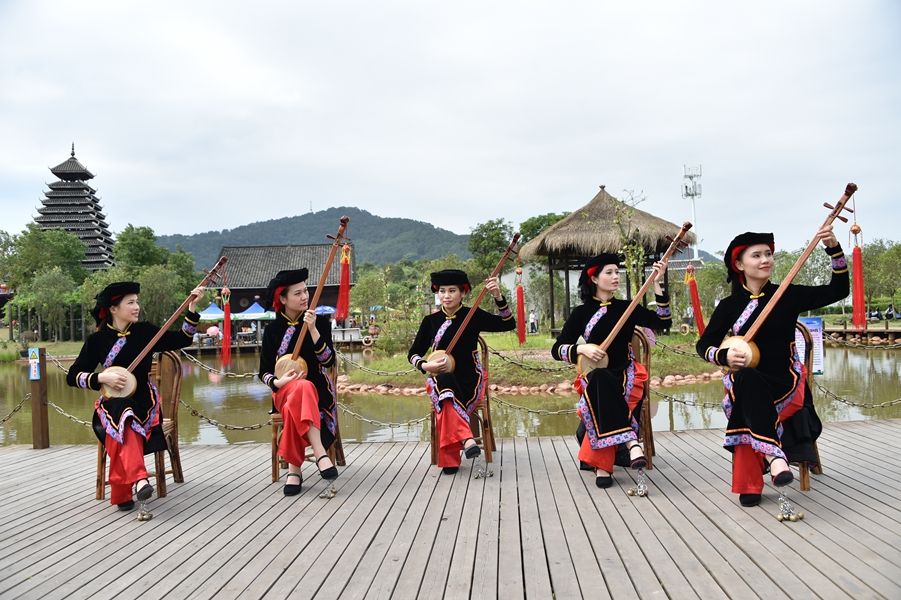 歌好きで住んでいる村は「歌の海」と称えられている壮族(チワン族)(李さん特別編)