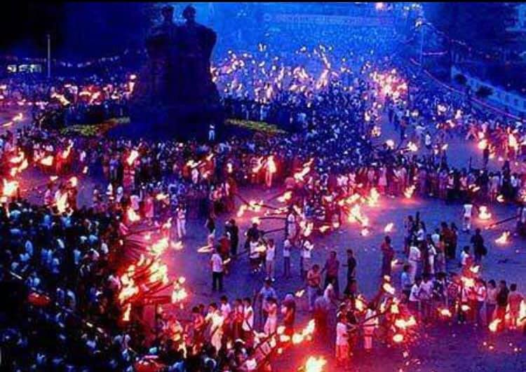 普段は農民として働き、住民の依頼を受けた時にトンパの活動を行うナシ族(李さん特別編)