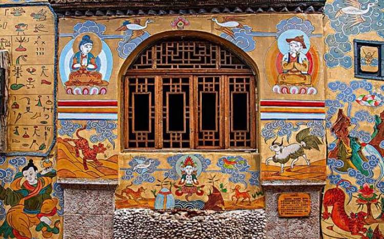 普段は農民として働き、住民の依頼を受けた時にトンパの活動を行うナシ族(李さん特別編)