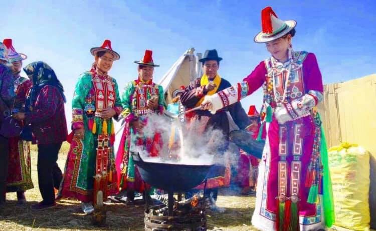 中国北西部・甘粛省の粛南ユグル族自治県を中心に生活している裕固族(以下、ユグル族)(何さん特別編)