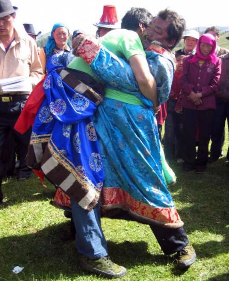 中国北西部・甘粛省の粛南ユグル族自治県を中心に生活している裕固族(以下、ユグル族)(何さん特別編)