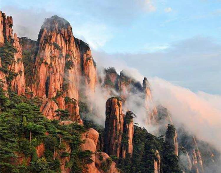 「不老不死の薬」が作られていたとの言い伝えがある江西省の三清山(羅さん特別編)