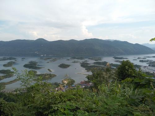 「世界最大級のガラス底展望ディスク」として有名な仙島湖游遊覧と天空之城(李さん特別編)