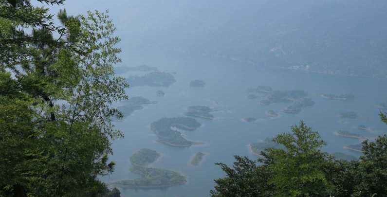 「世界最大級のガラス底展望ディスク」として有名な仙島湖游遊覧と天空之城(李さん特別編)