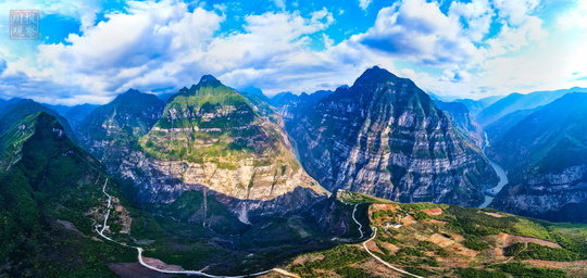 一年中花が咲き、「世間で最も魅力的な天然公園」と称される、四川省の大渡河大峡谷(文さん特別編)