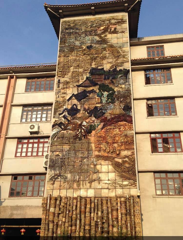 陶器の故郷といわれる佛山市の代表的な陶磁器工場の竃がある南風古竃(羅さん特別編)