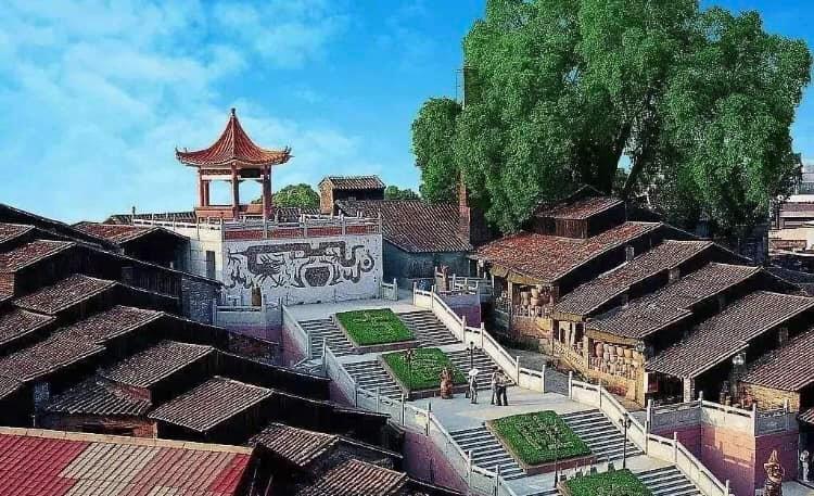 陶器の故郷といわれる佛山市の代表的な陶磁器工場の竃がある南風古竃(羅さん特別編)