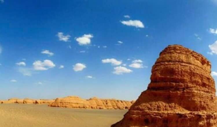 敦煌鬼城と呼ばれ、クムタグ砂漠にあるジオパーク、敦煌ヤルダン国家地質公園(何さん特別編)