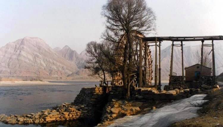 敦煌鬼城と呼ばれ、クムタグ砂漠にあるジオパーク、敦煌ヤルダン国家地質公園(何さん特別編)